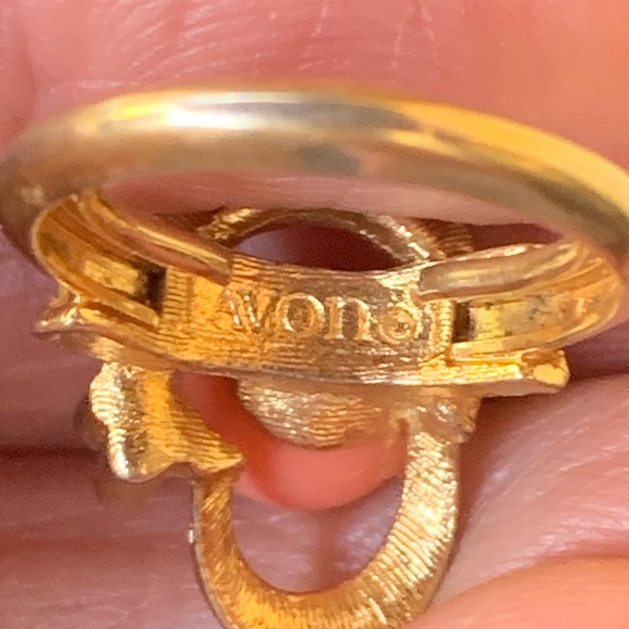 Vintage Avon Spindrift faux coral ring - Picture 5 of 6